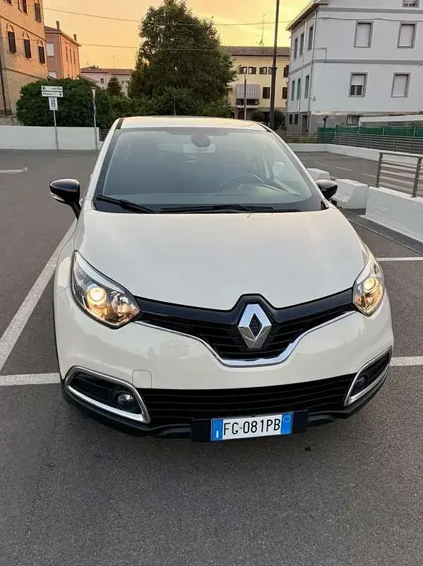 Usata Renault Captur Intens 90 CV (66 kW) 2017 Bianco SUV