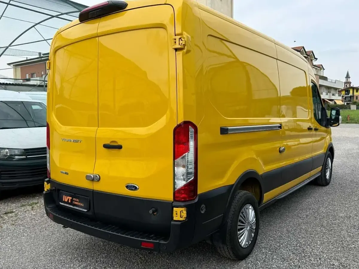 Usata Ford Transit 131 CV (96 kW) 2022 Giallo Furgone