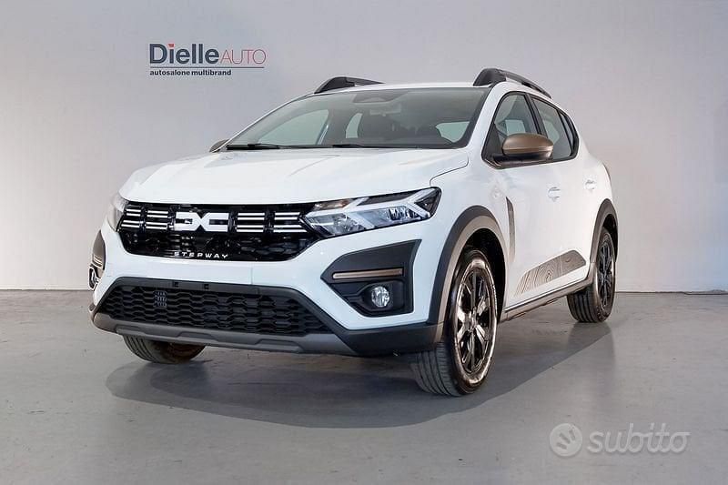 Usata 2024 Dacia Sandero Extreme Due volumi | 16.900 € (Buon prezzo) - Immagine 1/4