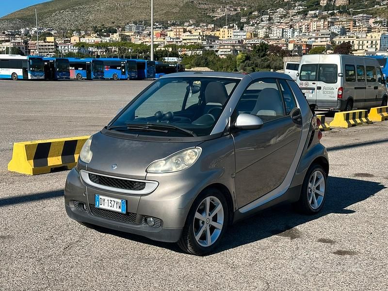 Grigio Usata 2009 Smart ForTwo Cabrio Pulse Cabrio | 5000 € (Buon prezzo) - Immagine 1/4