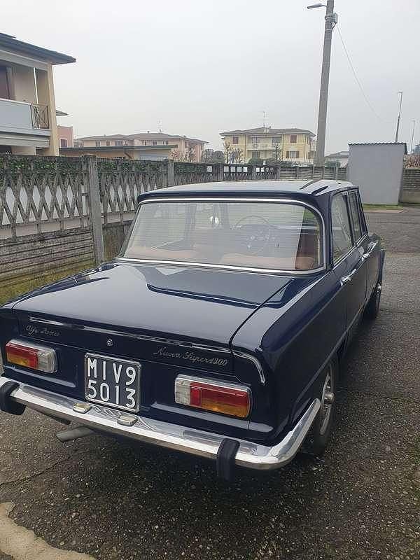 Usata Alfa Romeo Giulia Super 88 CV (64 kW) 1975 Blu/azzurro Berlina