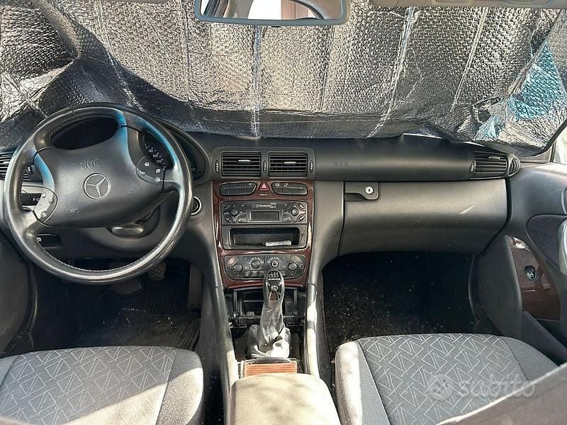 Gebraucht Mercedes C180 129 PS (94 kW) 2002 Limousine