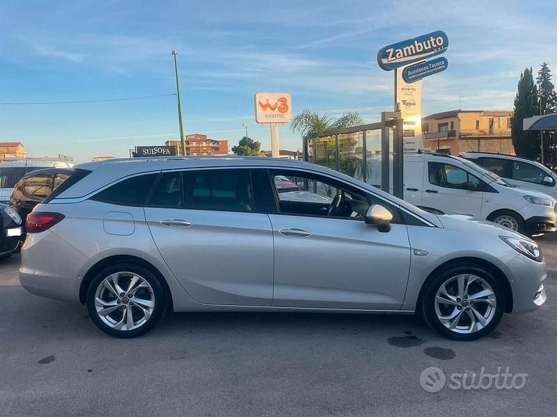 Usata Opel Astra Ultimate 122 CV (89 kW) 2022 Grigio Utilitaria