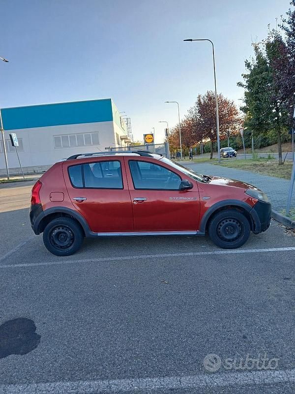 Usata Dacia Sandero 2003 Rosso Utilitaria