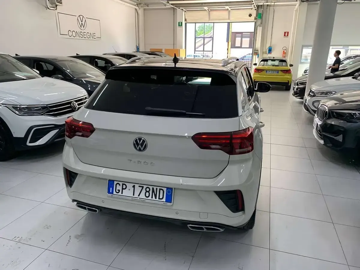 Usata VW T-Roc R-line 110 CV (80 kW) 2023 Ascot grey SUV