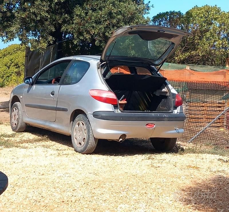 Usata Peugeot 206 60 CV (44 kW) 2010 Grigio Utilitaria