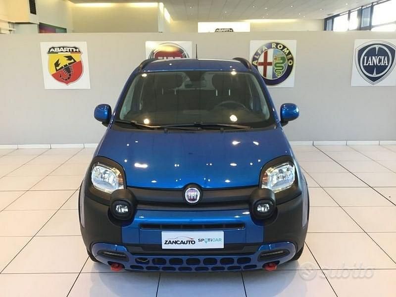 Usata Fiat Panda Cross Cross 70 CV (51 kW) 2024 Blu italia Utilitaria
