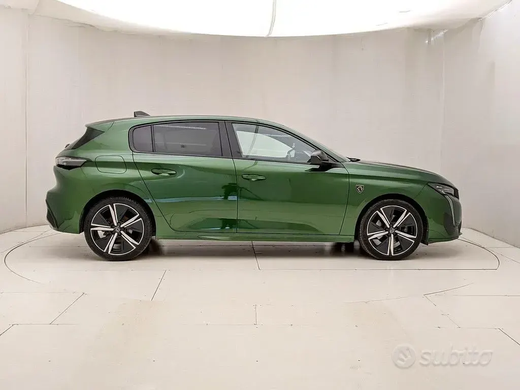 Usata Peugeot 308 GT 131 CV (96 kW) 2022 Verde Berlina