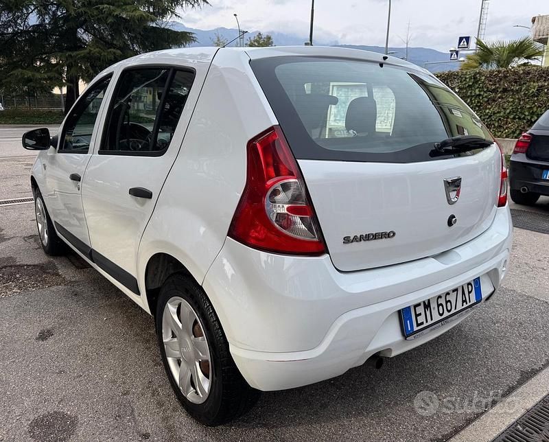Usata Dacia Sandero Stepway 85 CV (62 kW) 2012 Bianco Berlina