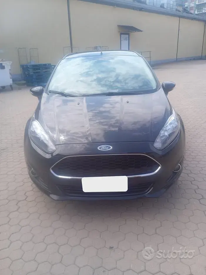 Usata Ford Fiesta 95 CV (69 kW) 2016 Nero Utilitaria