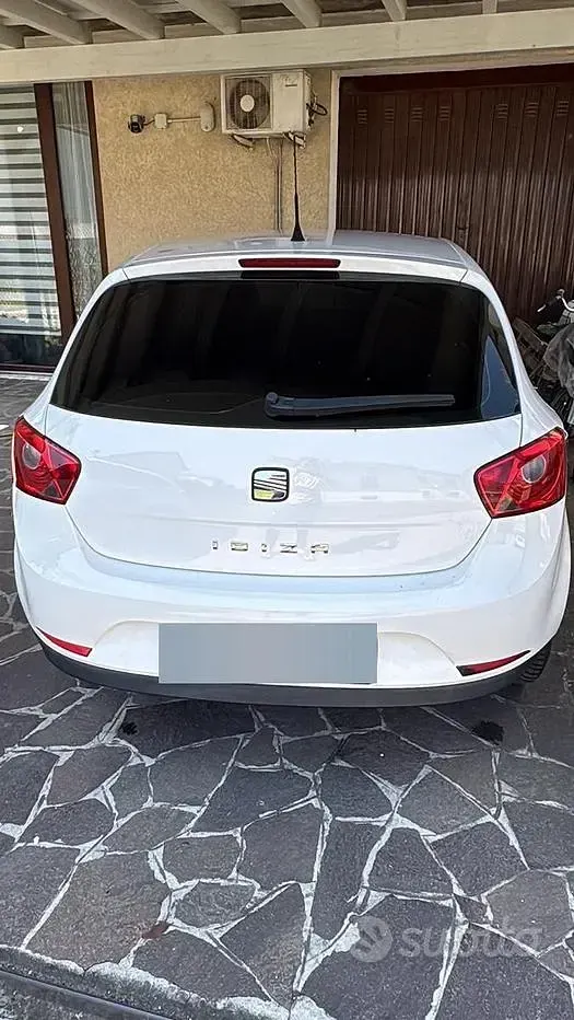 Usata Seat Ibiza 63 CV (46 kW) 2012 Berlina