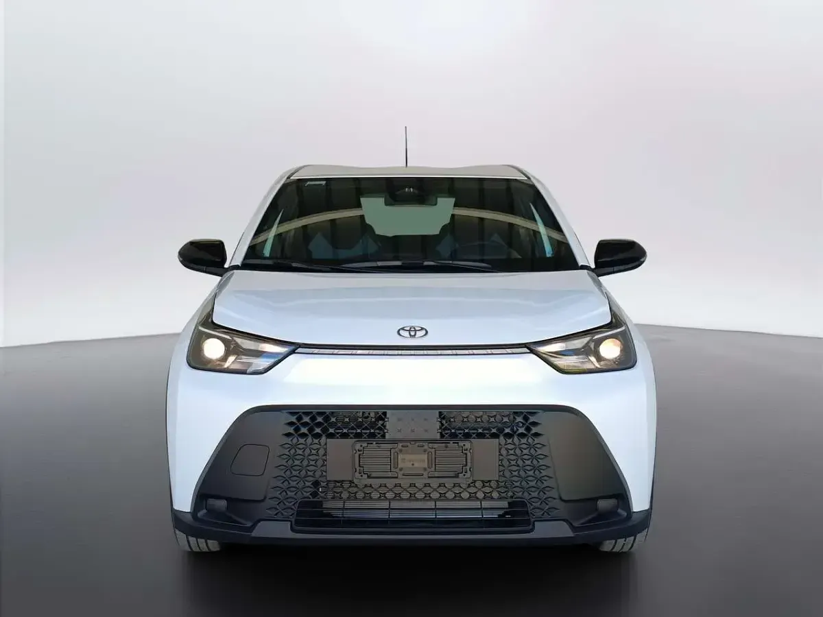 Nuova Toyota Aygo X 116 CV (85 kW) 2026 Super white SUV