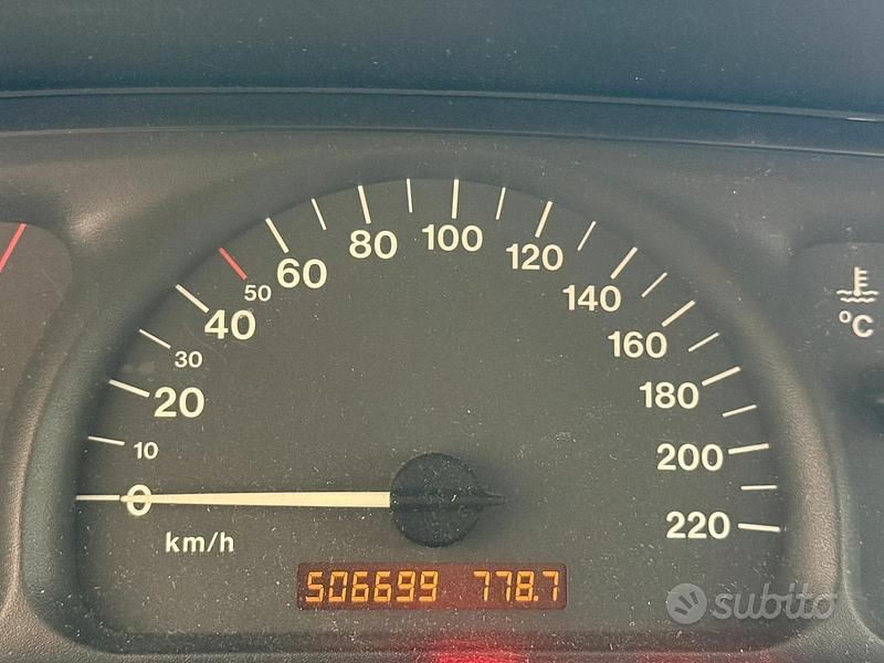 Usata Opel Vectra Edition 101 CV (74 kW) 2000 Marrone Berlina