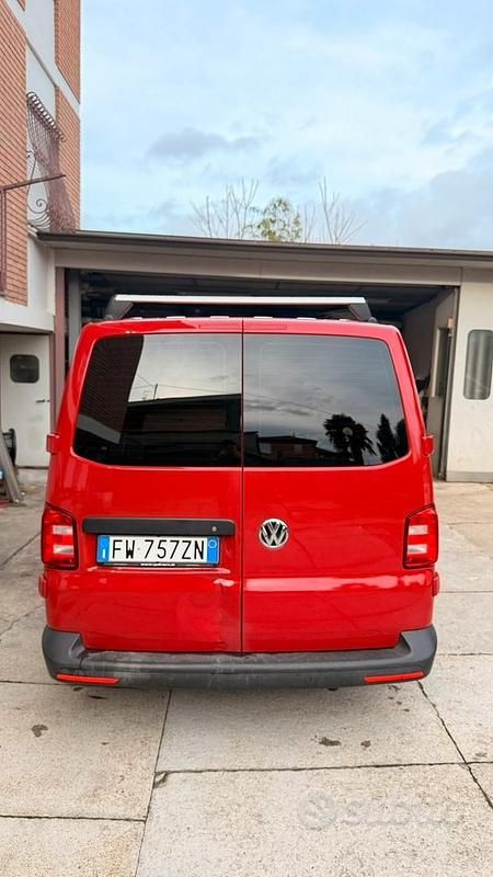 Usata VW T6 102 CV (75 kW) 2018 Rosso Furgone