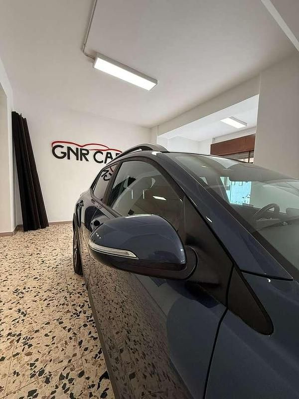 Usata Kia Stonic Style 101 CV (74 kW) 2023 Blu/azzurro SUV
