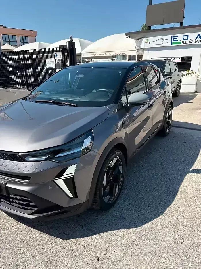 Usata Renault Captur Techno 91 CV (66 kW) 2025 Grigio SUV