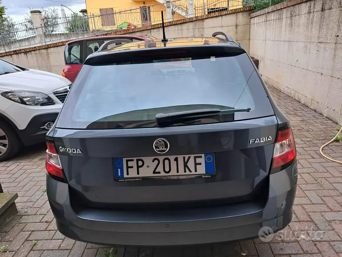 Usata Skoda Fabia 75 CV (55 kW) 2018 Bluazzurro Station wagon