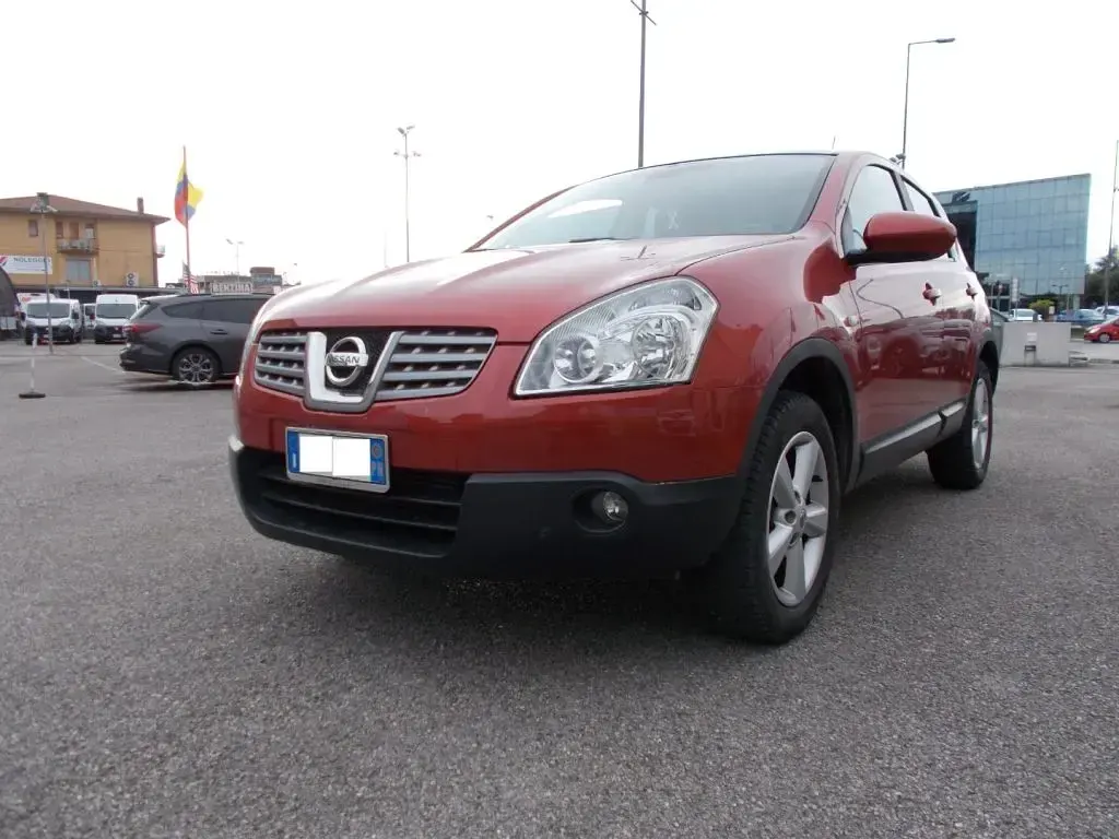 Usata Nissan Qashqai Tekna 106 CV (77 kW) 2009 Bordeaux / metallizzato SUV