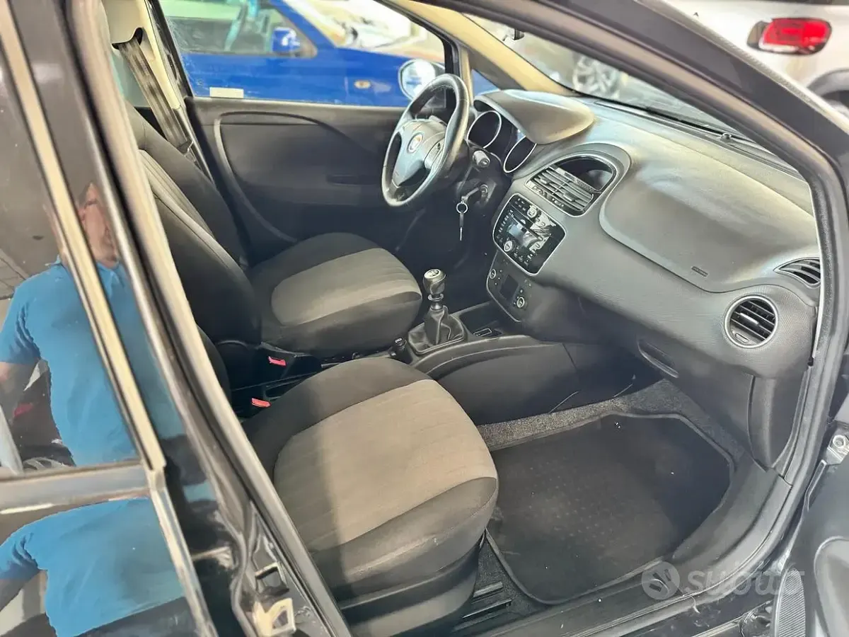 Usata Fiat Punto Street 69 CV (50 kW) 2017 Nero Utilitaria