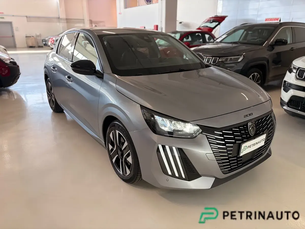 Usata Peugeot 208 101 CV (74 kW) 2025 Grigio Utilitaria