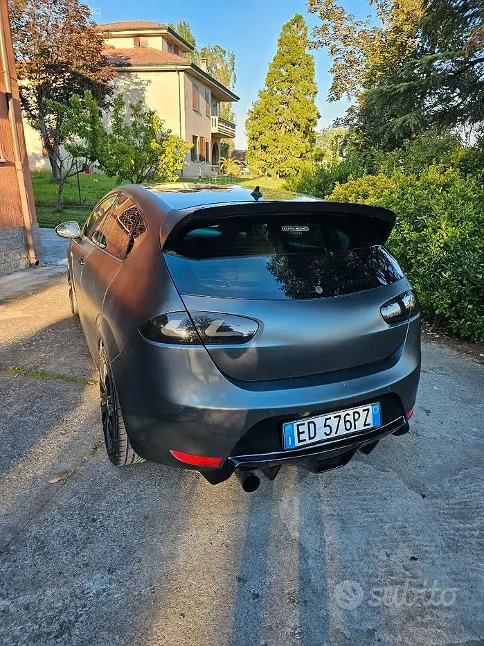 Usata Seat Leon CUPRA 241 CV (177 kW) 2010 Grigio Utilitaria