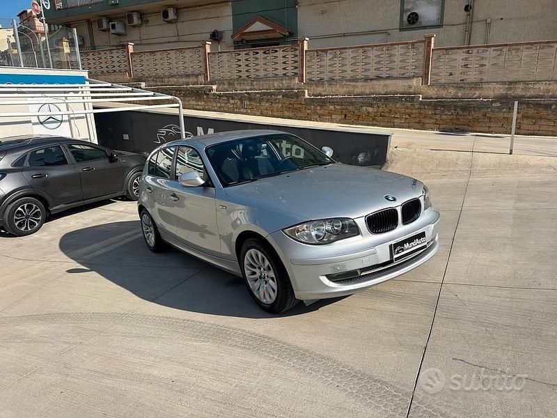 Usata BMW 118 Efficient Dynamics 142 CV (104 kW) 2010 Grigio Utilitaria