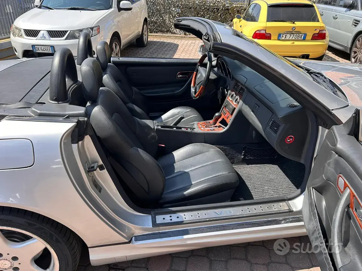 Usata Mercedes SLK320 AMG 218 CV (160 kW) 2001 Grigio Cabrio