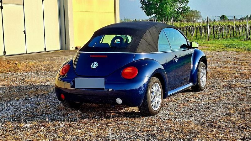 Usata VW New Beetle 75 CV (55 kW) 2003 Blu Utilitaria