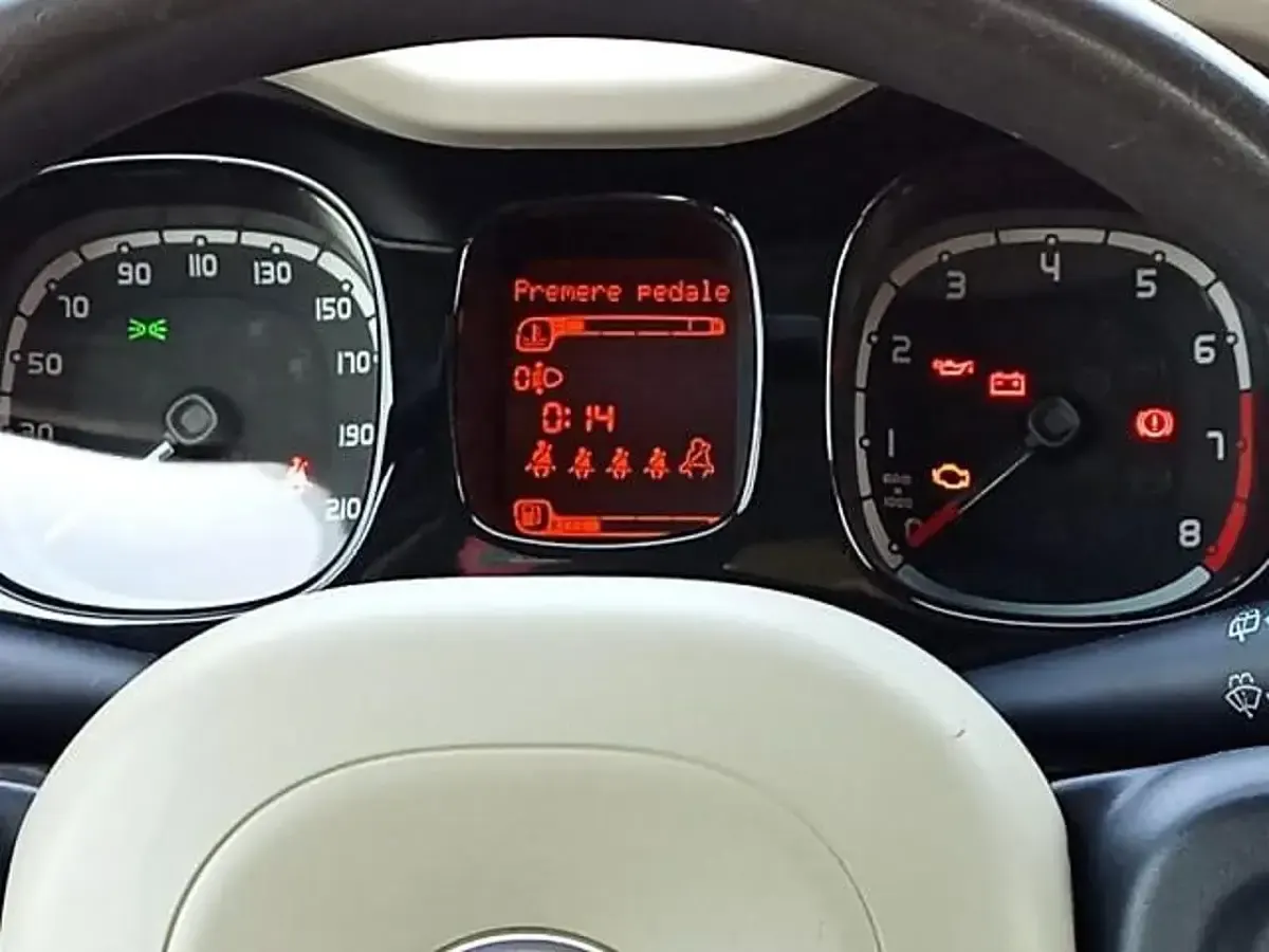 Usata Fiat Panda 4x4 S 90 CV (66 kW) 2015 Beige Utilitaria
