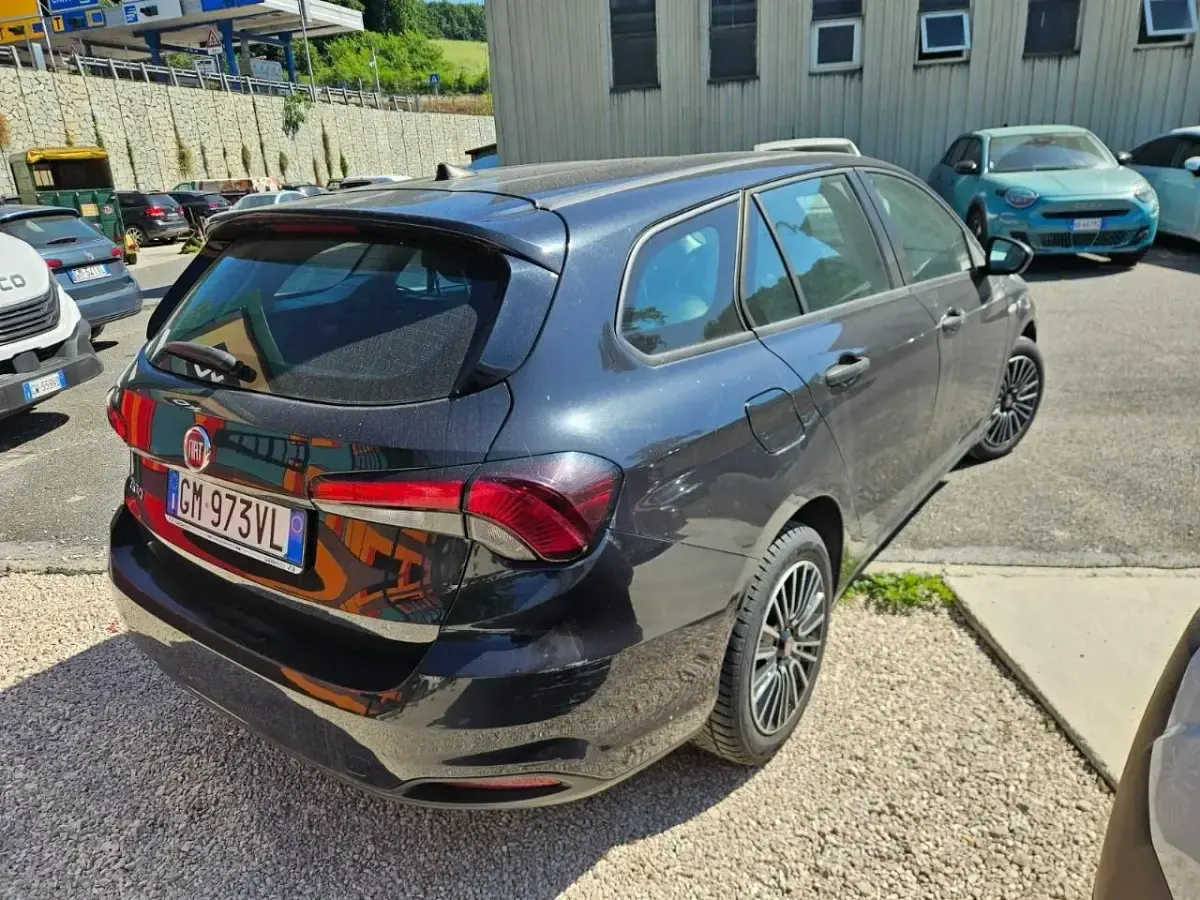 Usata Fiat Tipo 100 CV (73 kW) 2023 Nero Station wagon