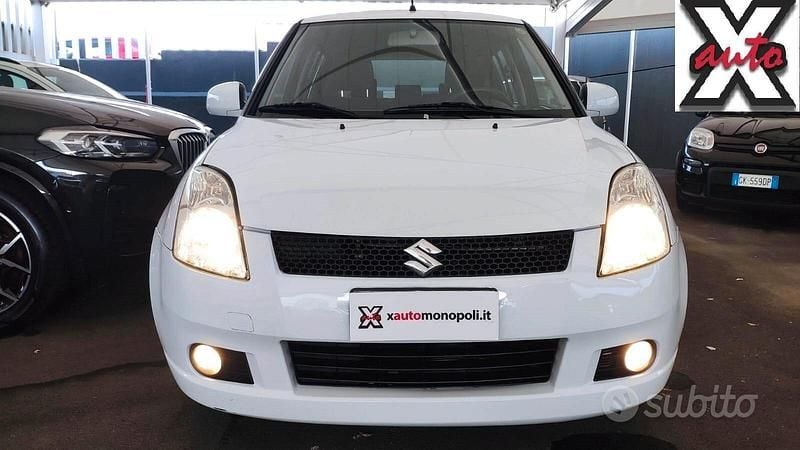 Usata Suzuki Swift 75 CV (55 kW) 2009 Bianco Utilitaria