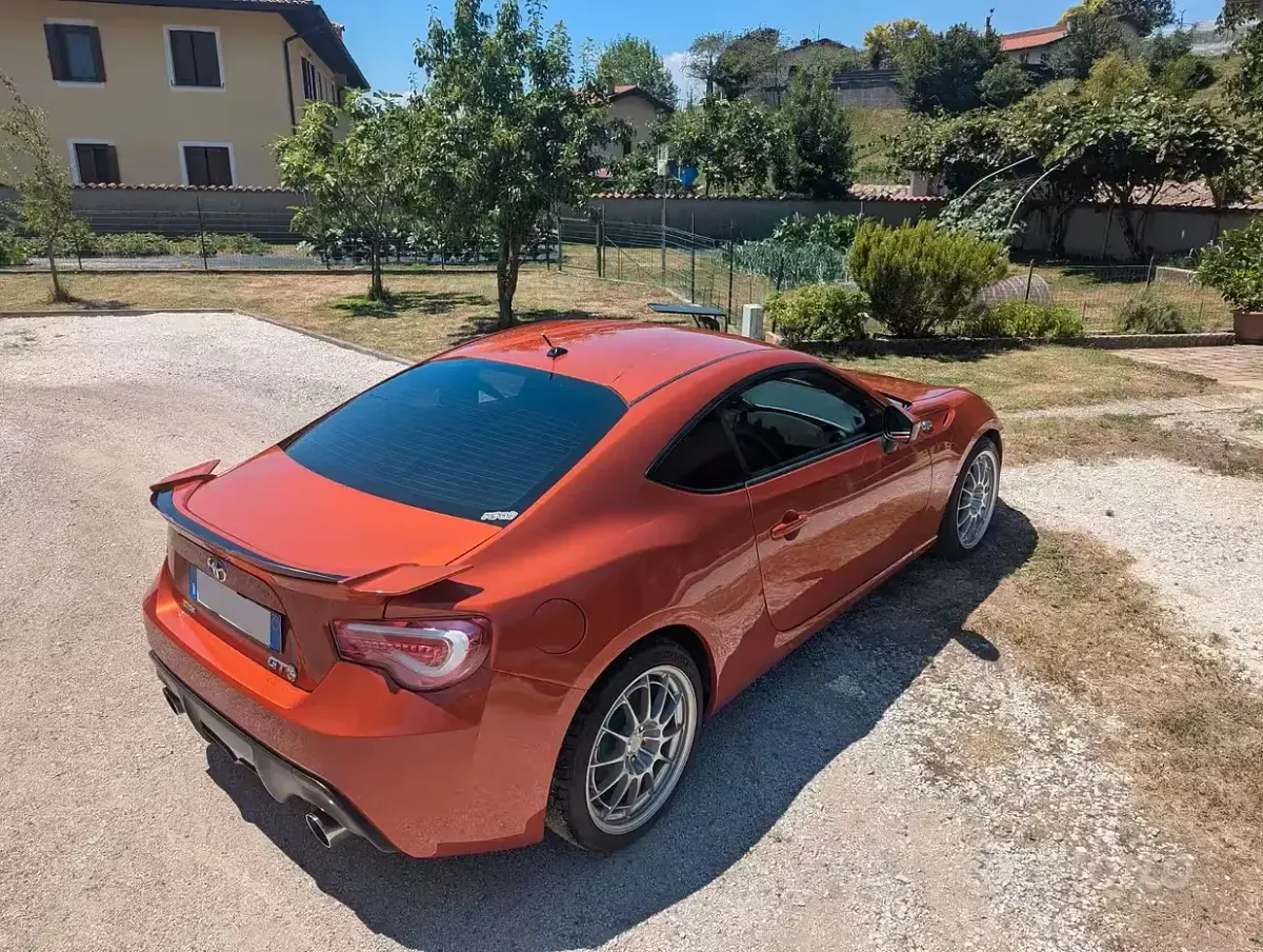 Usata Toyota GT86 GT 200 CV (147 kW) 2012 Arancione Coupé