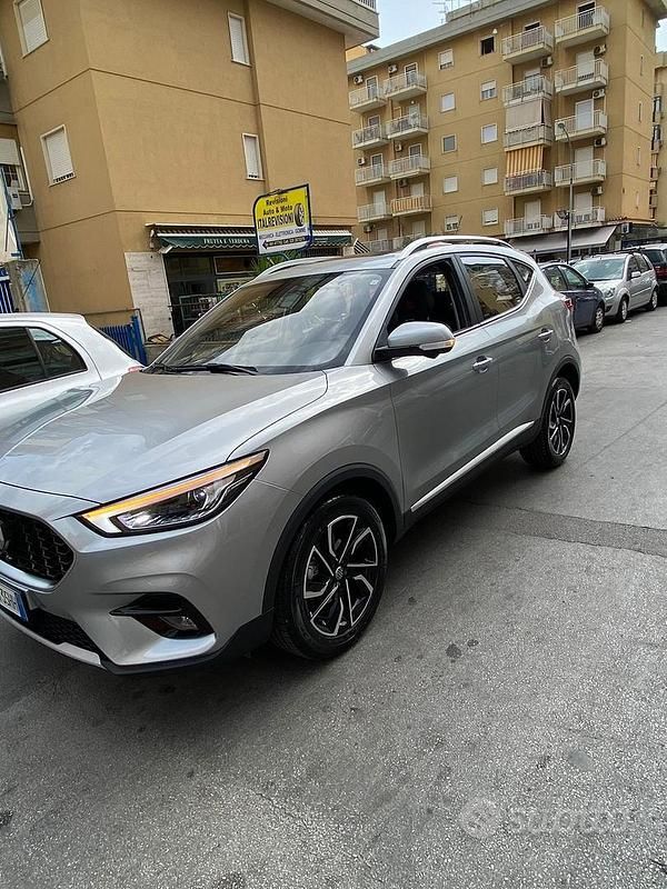 Usata MG ZS 111 CV (81 kW) 2023 Grigio Berlina