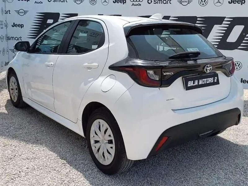 Usata Toyota Yaris Active 72 CV (52 kW) 2022 Bianco Utilitaria