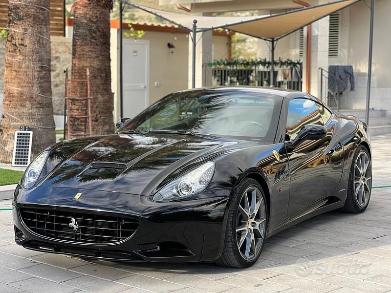 Nero Usata 2011 Ferrari California Cabrio | 125.000 € (Ottimo prezzo) - Immagine 1/4
