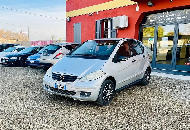 Grigio Usata 2007 Mercedes A150 Tre volumi | 2200 € (Ottimo prezzo) - Immagine 1/4