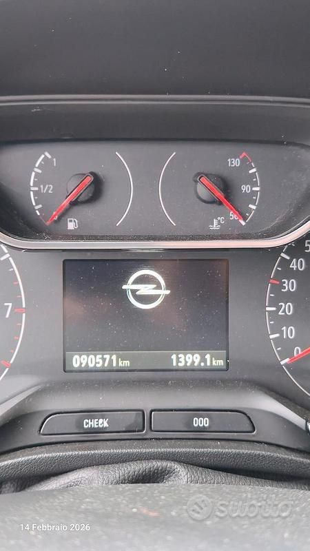 Usata Opel Crossland X Innovation 102 CV (75 kW) 2020 Bianco SUV