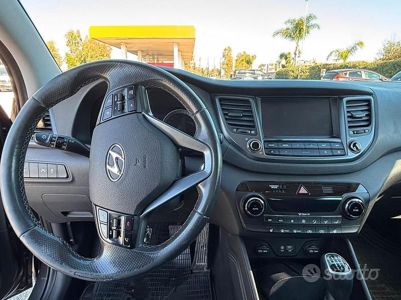 Usata Hyundai Tucson Edition 141 CV (103 kW) 2017 Grigio SUV