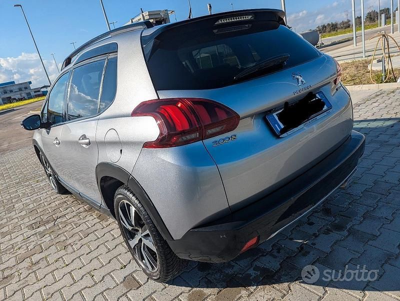 Usata Peugeot 2008 GT-line 131 CV (96 kW) 2019 Grigio SUV