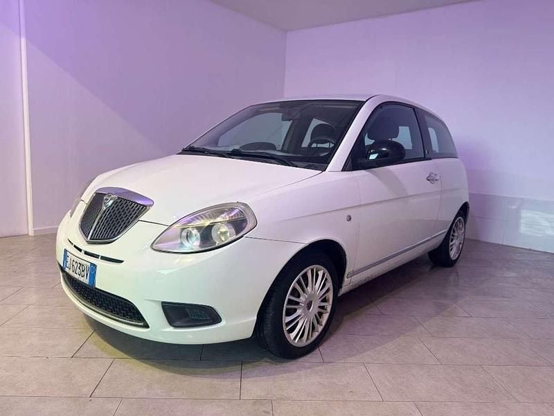 Usata Lancia Ypsilon 77 CV (56 kW) 2011 Bianco Utilitaria