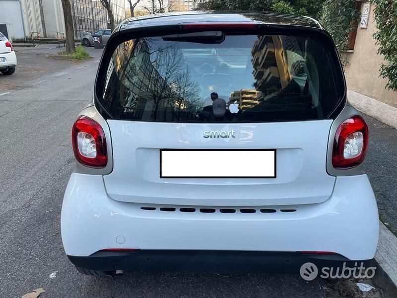 Usata Smart ForTwo Coupé 71 CV (52 kW) 2018 Utilitaria