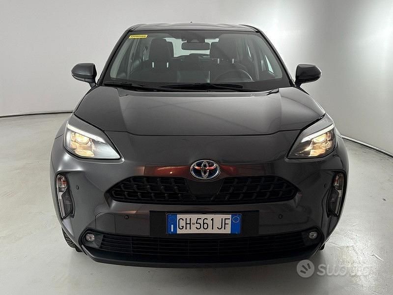 Usata Toyota Yaris Cross Active 116 CV (85 kW) 2021 Grigio SUV