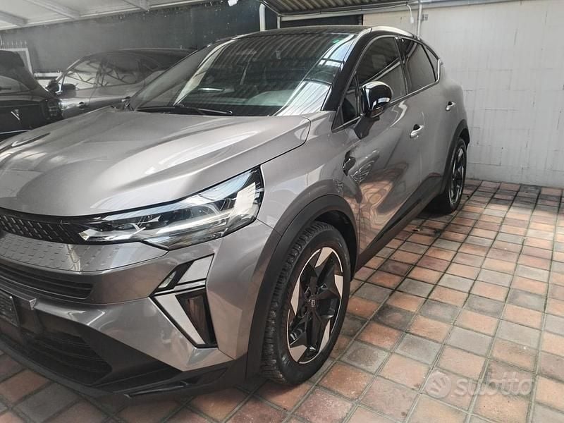 Usata Renault Captur Techno 91 CV (66 kW) 2025 Grigio SUV