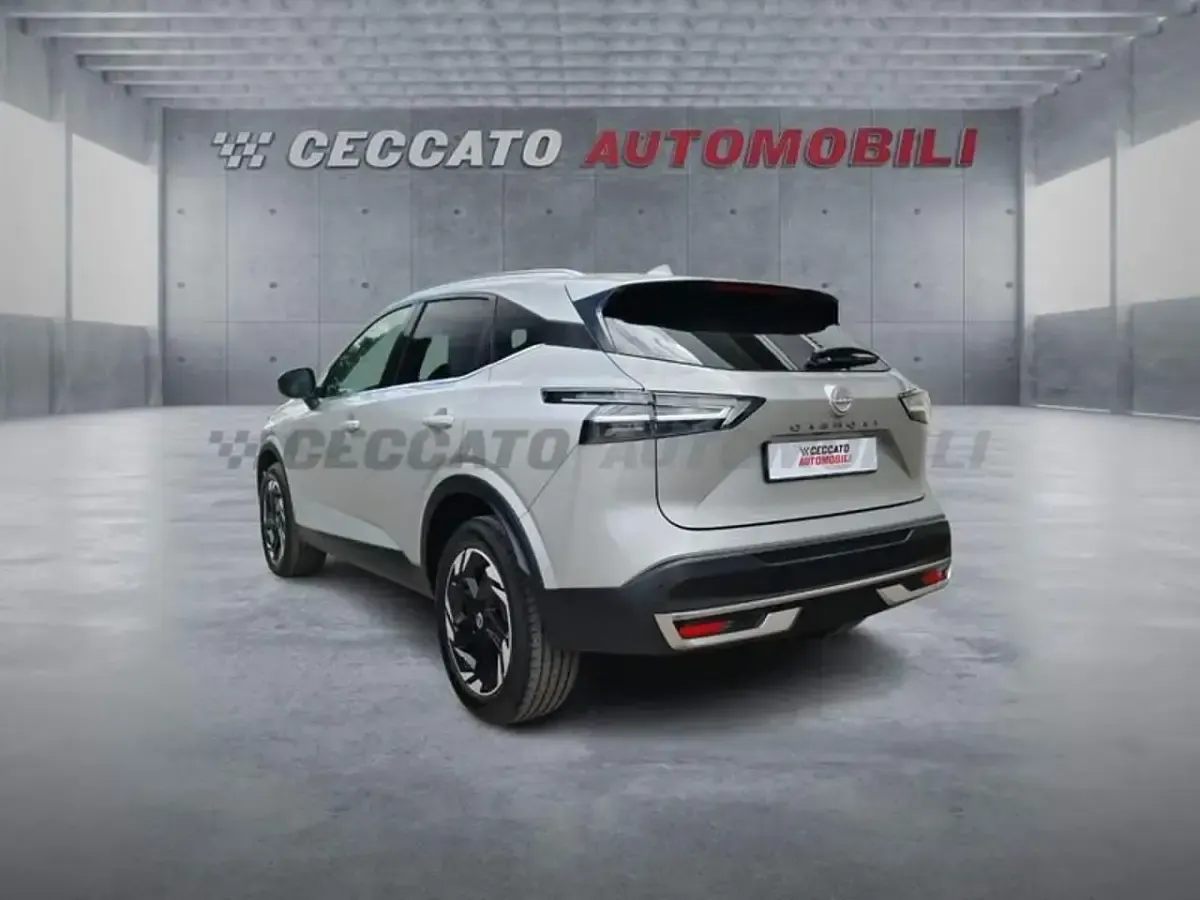 Usata Nissan Qashqai N-Connecta 140 CV (102 kW) 2024 Grigio SUV