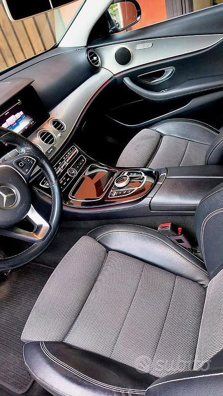 Usata Mercedes E200 184 CV (135 kW) 2017 Grigio Station wagon