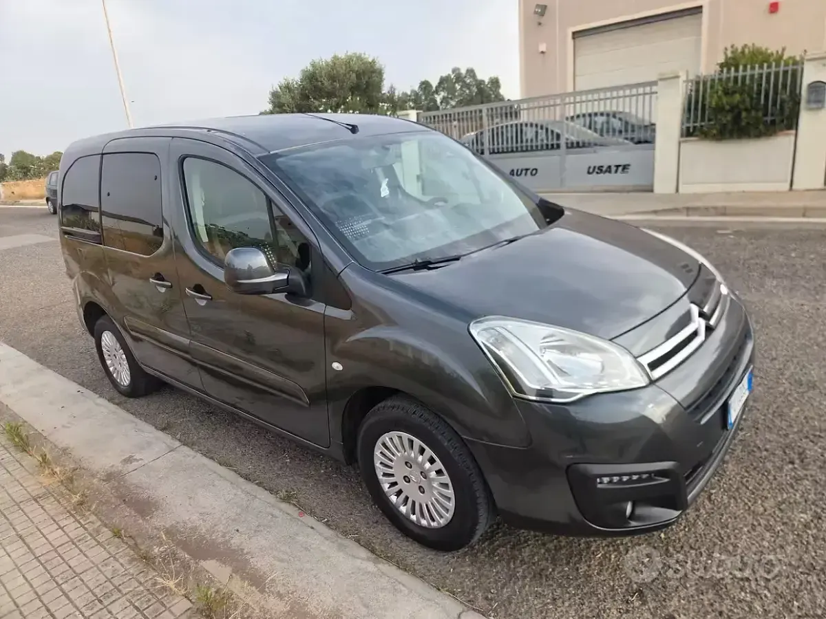 Usata Citroën Berlingo Feel 99 CV (72 kW) 2016 Grigio Monovolume