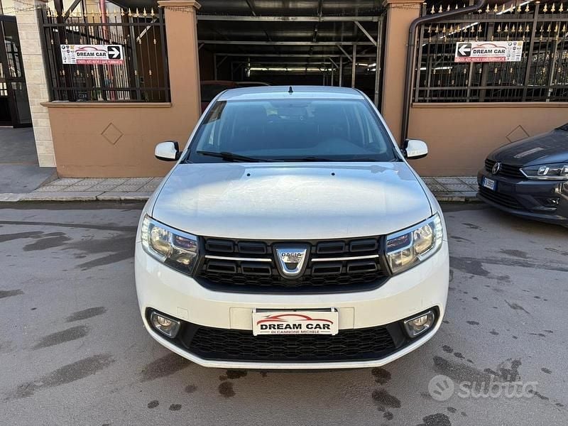 Usata Dacia Sandero Lauréate 75 CV (55 kW) 2017 Bianco Berlina