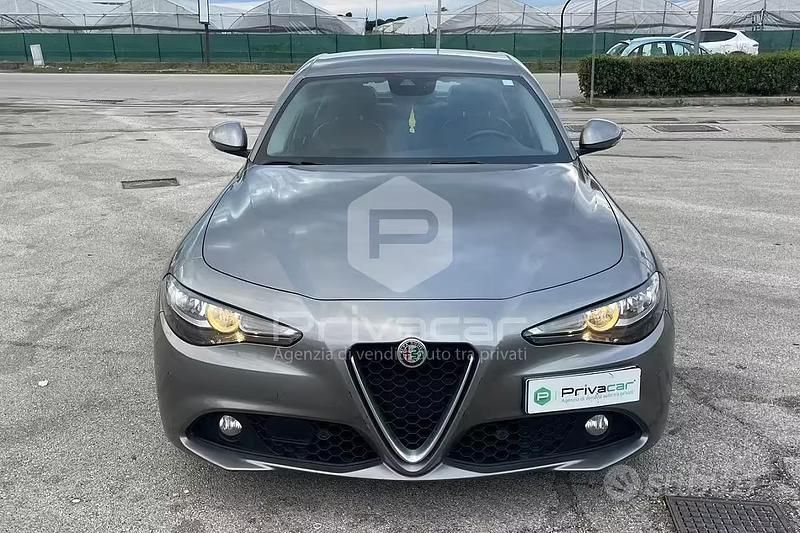 Usata Alfa Romeo Giulia Super 180 CV (132 kW) 2017 Grigio Berlina