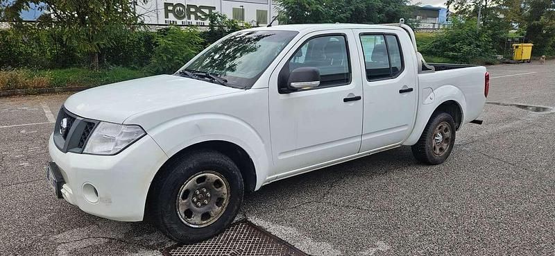 Usata Nissan Navara 144 CV (105 kW) 2013 Bianco Pick-up