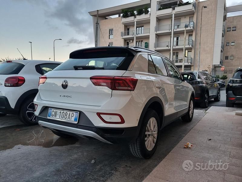 Usata VW T-Roc Life 110 CV (80 kW) 2023 Bianco SUV